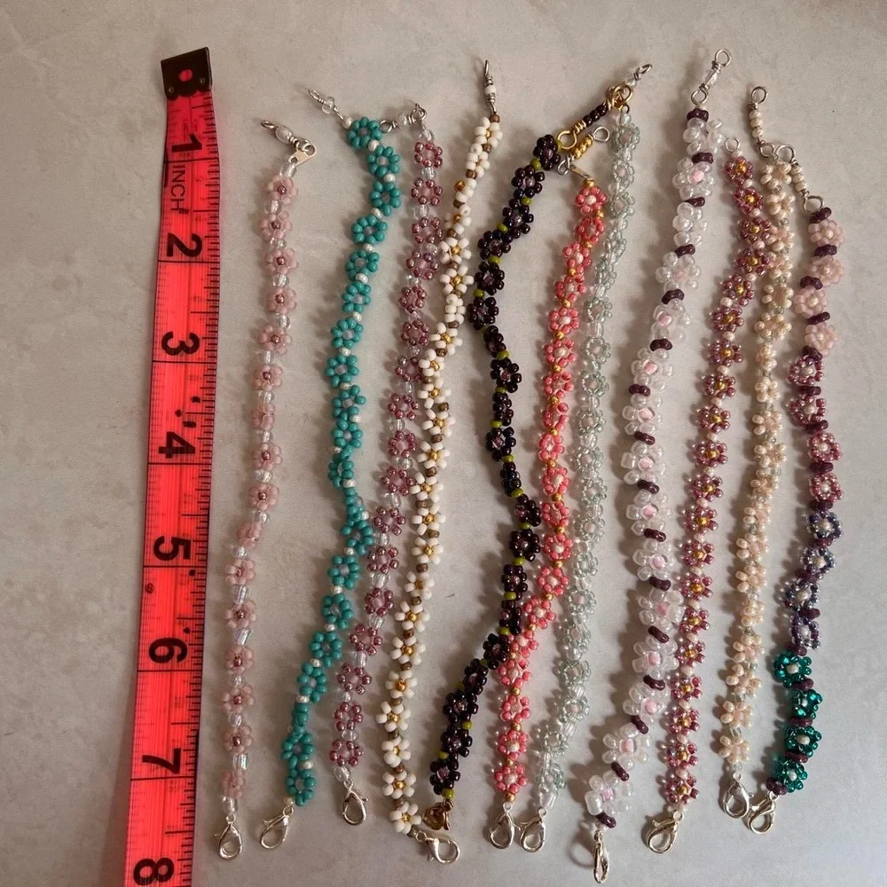 Colorful Flower Beaded Bracelet - Picture 7 of 8